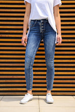 Load image into Gallery viewer, BUTTON JEAN CLASSIC DENIM
